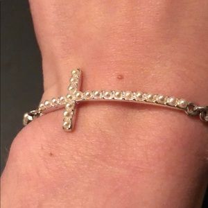 NWOT pearl cross bracelet
